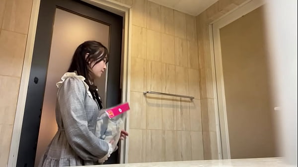 If you want to be an idol, let me do it! A beautiful woman who wants to be an entertainer wears a cyber maid costume and has creampie sex! [Luna (20)]