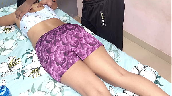 Mistress Pinky got pussy fucked by servant Ramu after back massage (Hindi audio) – Free HD Porn Video