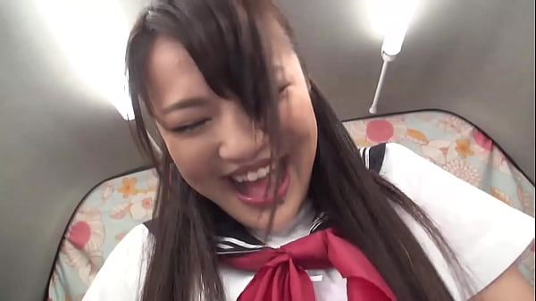 Maki has an older boyfriend, so she has an adult-like atmosphere. After she came lightly with a vibrator inserted into her pussy, she negotiated with him for sex! – Free HD Porn Video
