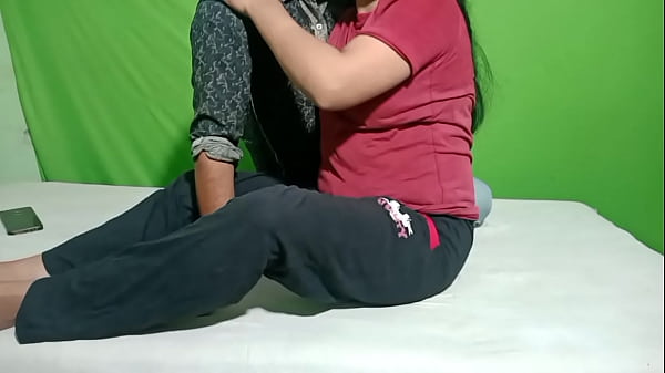 Komal called her boyfriend in the house alone and cooled her hot pussy like fire by fucking hard