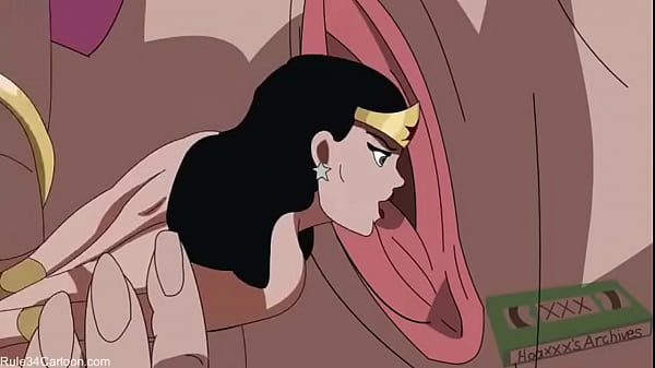 Giganta masterbuates  with Wonder Woman