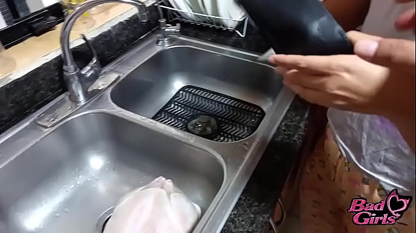 I took my stepson's money from his wallet and now he comes to the kitchen to ask for it and since I spent it I give him my big ass so he can fuck it without mercy
