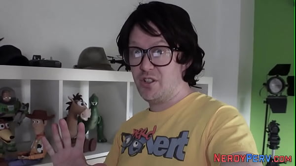Yorkshire guy sperms brit in glasses