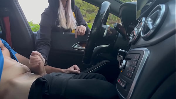 I wait in the car jerking off at the gym door and a girl helps me cum in public after leaving the gym – Free HD Porn Video