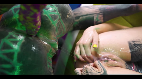 Goth lesbians fill the tattooed girl’s ass with cum – Free HD Porn Video
