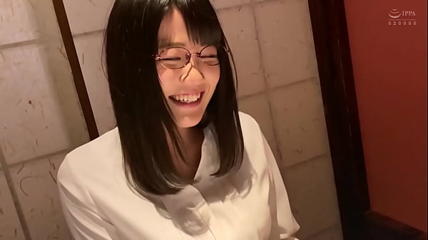 https://bit.ly/3KgF6Ig ハメ撮り 衝撃のJカップおっぱい 清純派メガネっ子の新社会人105cm巨乳の極上パイズリを堪能 見た目に似合わずすごい身体マシュマロみたいなもちもちボディ