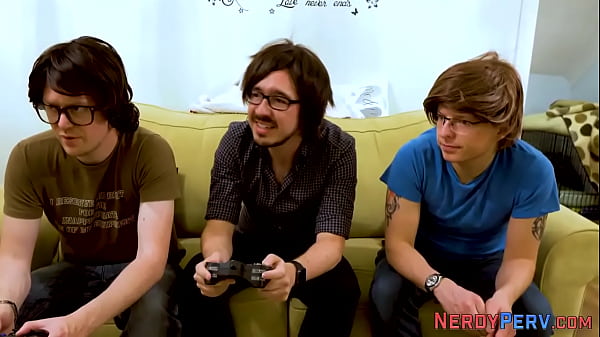 Ho sucks Leeds nerds dick and tugs – Free HD Porn Video