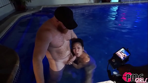 ASIAN SLUT GETS CREAMPIED IN THE POOL – Free HD Porn Video