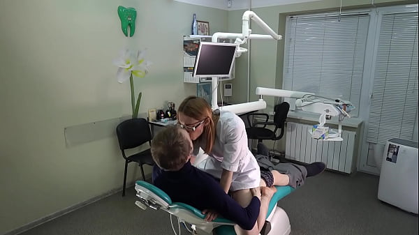 Fucked a doctor in a doggy style position in the office during an appointment. We fucked in a cowgirl position, then she gave me a blowjob on knees. Facial cumshot – Free HD Porn Video