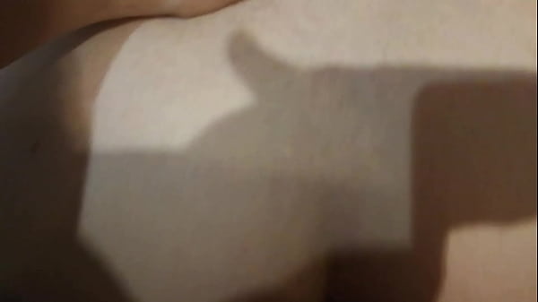 Young girlfriend who has sex for the first time
