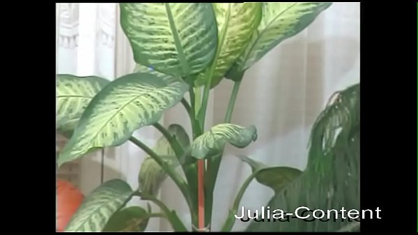 Chubby mature cleaning lady makes her first amateur video – Free HD Porn Video