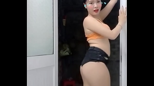 Girl show butt tits white – Free HD Porn Video