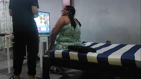 I call a technician to fix my tv and my husband was not at home and I had no way to pay him I put a hidden camera and I ended up fucking the technician to be able to pay him – Free HD Porn Video