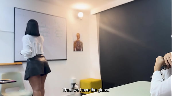 MILF teacher gives a class on how to fuck 18 year old boy and nerdy girl in a hot threesome in the classroom! Kylei Ellish, Pierina Seymur & Pipe Boy – Free HD Porn Video