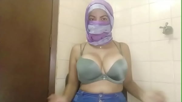 Real Muslim Amateur In Hijab Squirting Creamy Pussy On Webcam Arabic Porn PornHijab