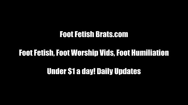 Worshiping her feet for free yoga lessons – Free HD Porn Video