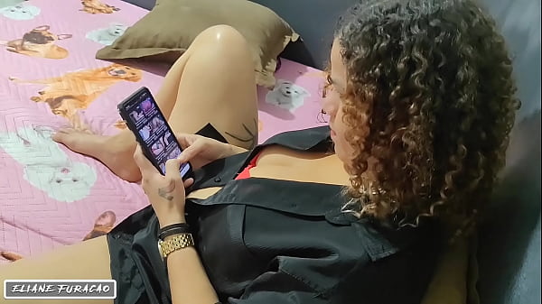 MARCIO BAIANO L'AMI DE MON FILUL AYANT DU SEXE TRÈS Délicieux ET ABANDONNANT À SON CUL EN LAISSANT TOUTE HUMIDITÉ - REGARDEZ LE PLEIN EN ROUGE
