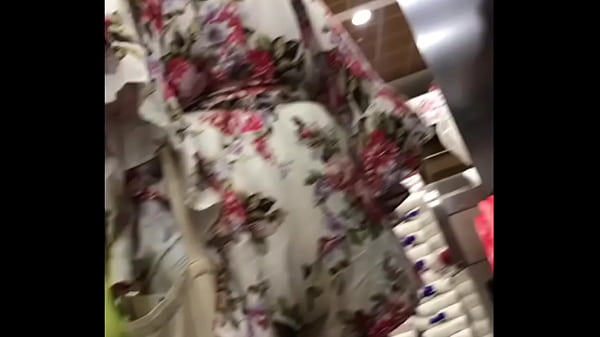 HOT GRANNY IN STORE