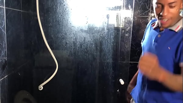 skinny guy fixing hot shower white girl hits the backstage (Complete No Red) – Free HD Porn Video