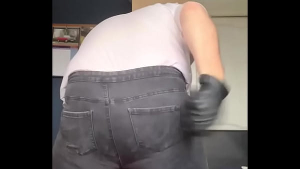 Sir Mountjoy using the whip – Free HD Porn Video