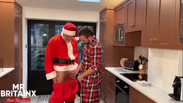 WHEN I GOT CAUGHT SUCKING SANTA CLAUSE ?Me and Joinersamanthax were getting all cosy and festive watching xmas mov... – Free HD Porn Video