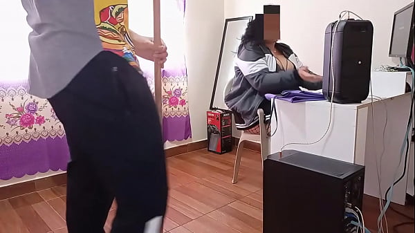 I'm an employee of my teacher and she always wants to fuck with me, the good thing is that she always ends up getting all my milk